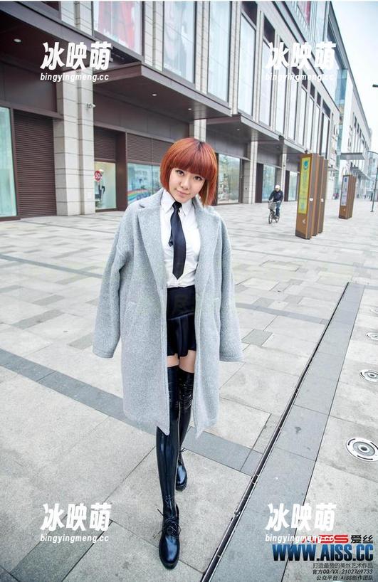 从未见过的爱丝视角，“美丝球童”私拍套图尽显风情