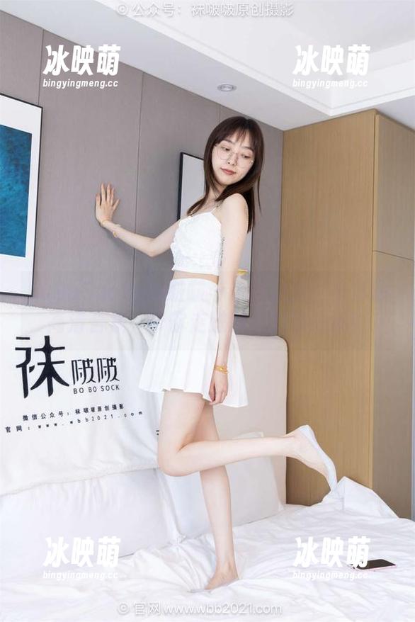BoBoSocks袜啵啵 - 板鞋之旅：小淳的高清合集，带你走进时尚的每一步！