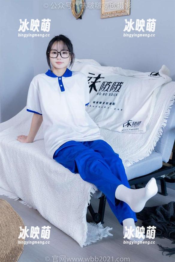 BoBoSocks袜啵啵 - 小甜豆最新图片上线！白色短棉袜加上她，简直绝了。