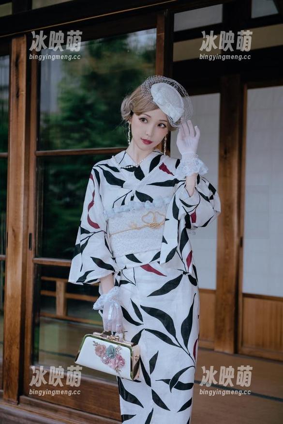 下载ElyEE子的少女图库，颜值爆表，心动无极限！