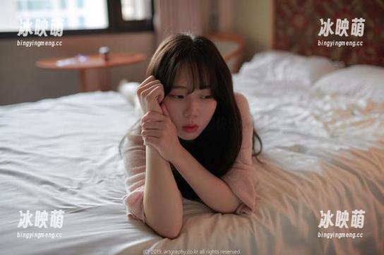 校服的日常：MyuA(뮤아)的快乐合集与壁纸分享