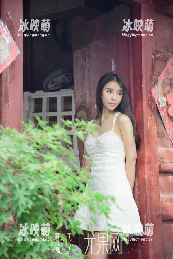 UGirls尤果网 - 诗朵雅最新作品：棉袜中的无限可能，让人不禁想象那些美好瞬间。