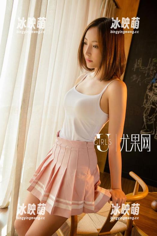 UGirls尤果网 - 图库集锦：谭晓彤的办公室，随便一张都是高清的艺术品！