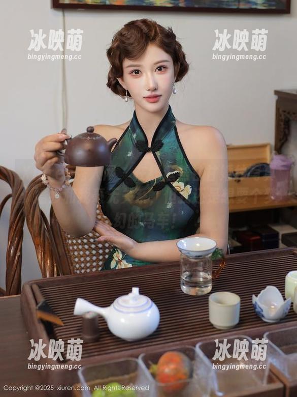 Xiuren秀人网 - 在线逛燕甘甘婚纱写真：婚纱和我毫无关系，但我还是想要个梦幻的马车！