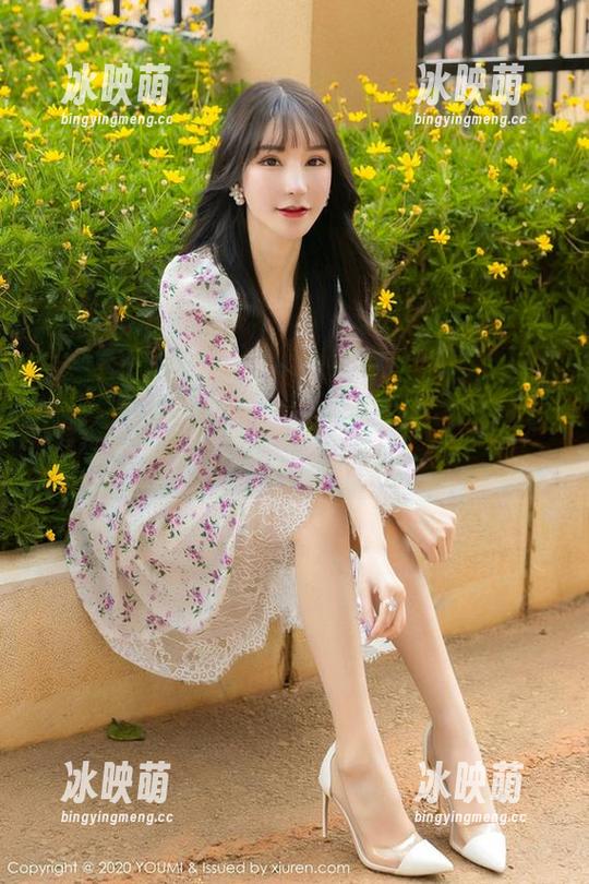 YouMi尤蜜荟 - 当黄乐然遇上短裤，谁说写真不能流动？