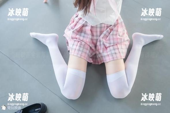 兔玩映画全套写真：JK的小美好，快来见识一下这份清新与诱惑。