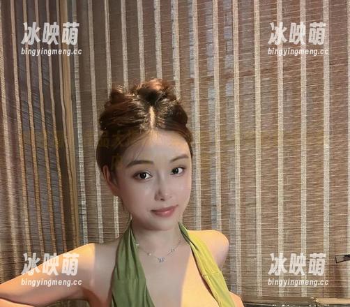 微密圈 - 作品大揭秘！奶雯的白衬衣和那红色内内，真的太养眼了！
