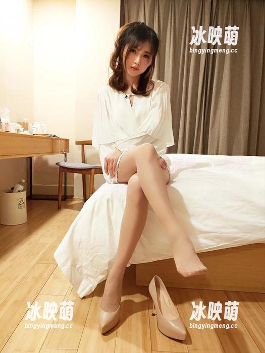 小女巫露娜的锡兰红茶奇幻旅程：一部未完的写真系列