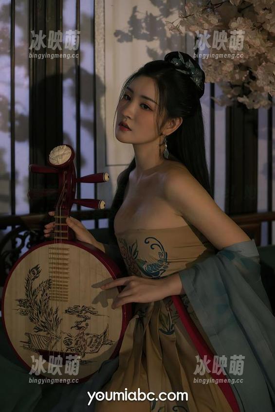 尤蜜荟 - 安然的图库：警官please！她让执法变得这么有趣，快来感受！