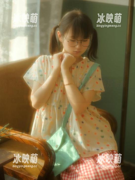 就在这里，幼水铃衣最新黑色图册独家放送！