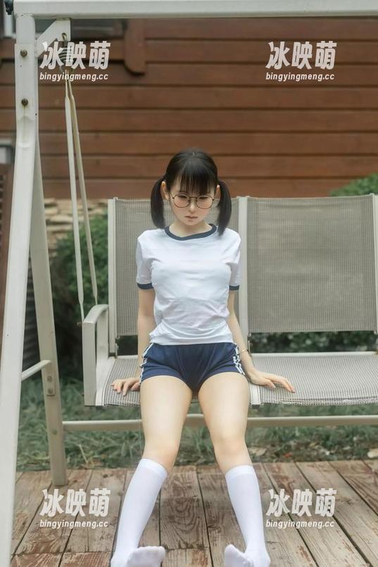 谁说电子女友不能有福利？幼水铃衣的写真让你心动