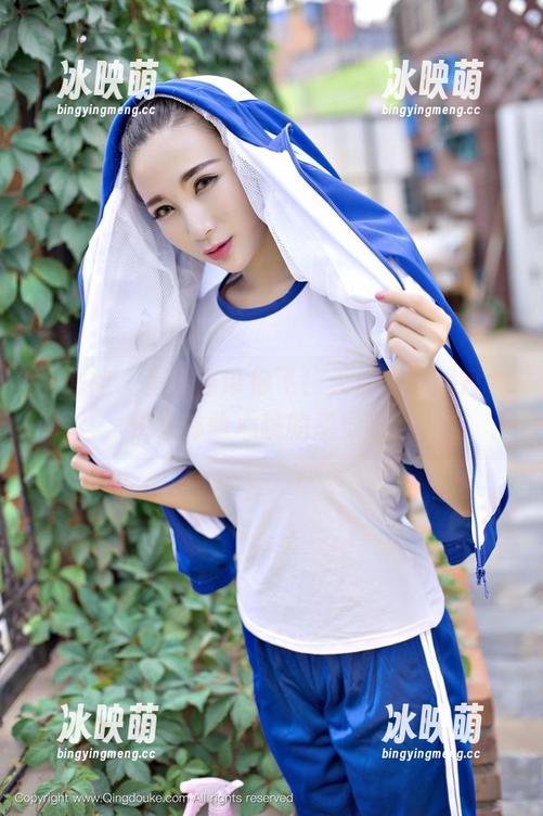 推女神 - 蛋蛋酱带你飞！天台全套图包，快来体验心跳的感觉吧！