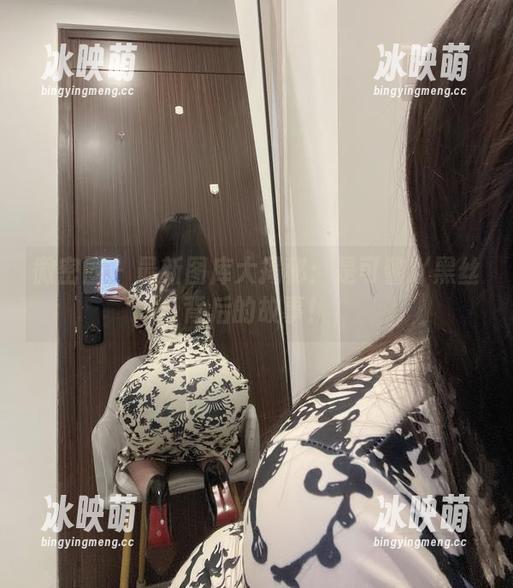 微密圈 - 最新图库大揭秘：是可馨吖黑丝背后的故事！