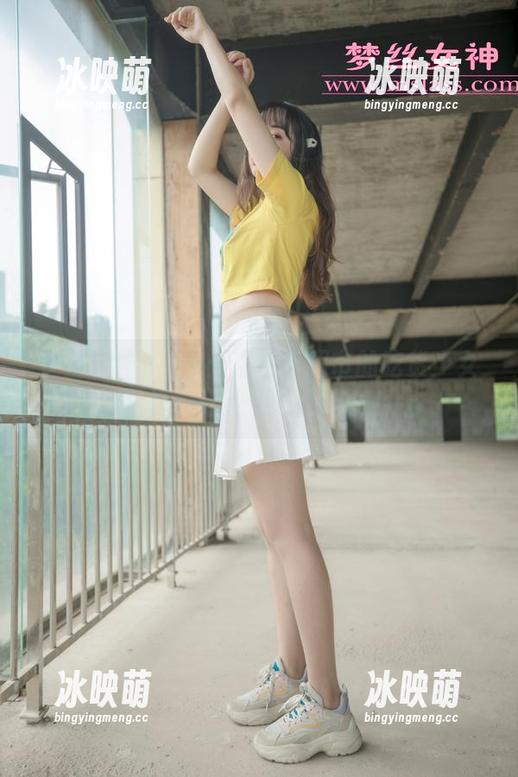 梦丝女神 - 玥玥：那些年超市的吃货少女写真，让人想一口吃掉！
