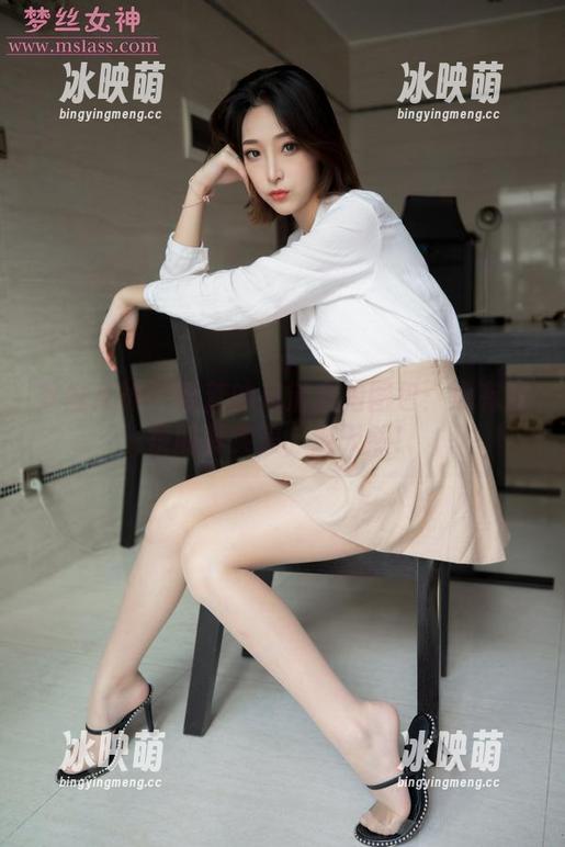 梦丝女神 - 香萱的高清自拍图包：没有滤镜的真实美，纯天然！
