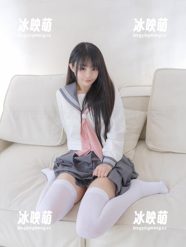樱井宁宁的柴犬秘书作品集，分享那些藏在日常里的细腻与可爱。
