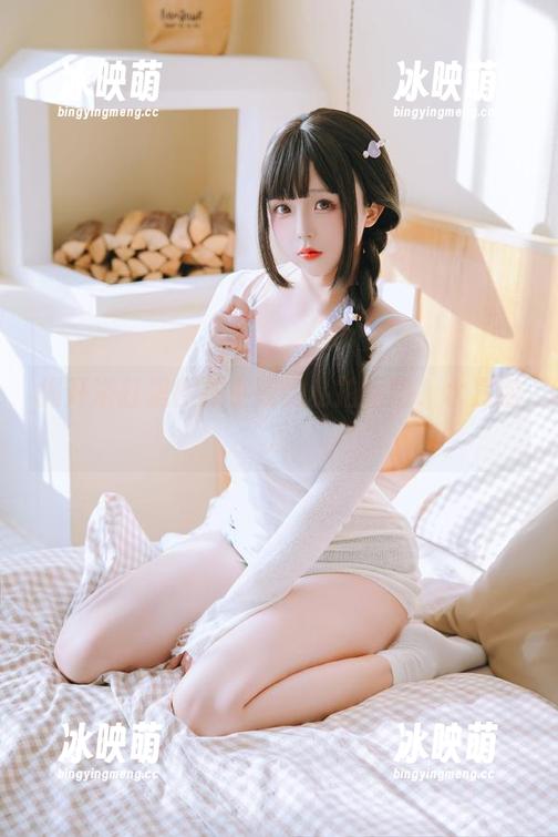 揭开浴缸里樱井小莜的私拍原图，水汽弥漫