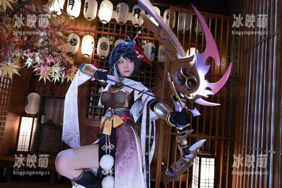 注入灵魂的水淼aqua少女写真：不可思议的光影游戏
