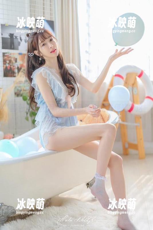 图包里的王羽杉：粉色连衣裙方便吗？这可是重要问题啊！