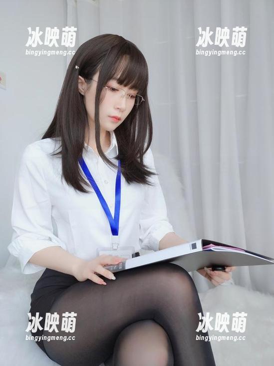 白银81的透明制服合集：在这纯色与透视之间，你能找到什么？
