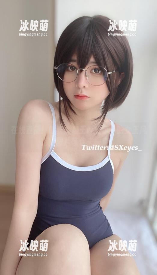 在线直播！眼酱大魔王w展示她的女王风范，图片等你来探索！