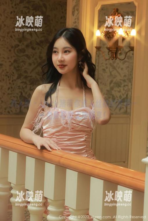 秀人网 - 让icy猪带你进入丝袜的世界——免费写真无限畅享！