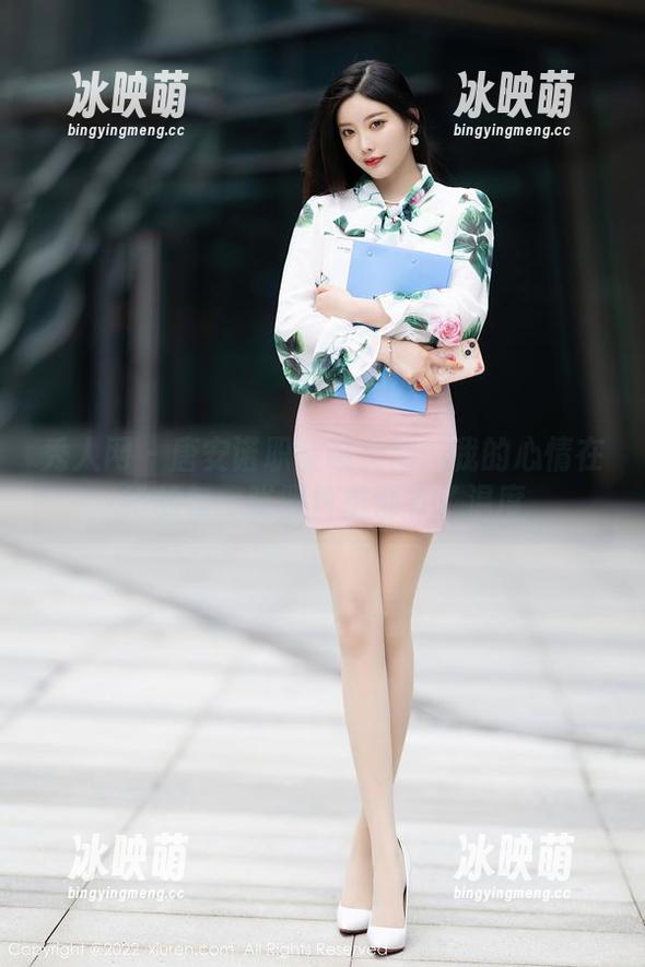 秀人网 - 唐安诺职业装美图：我的心情在她的每一张照片里都有了温度