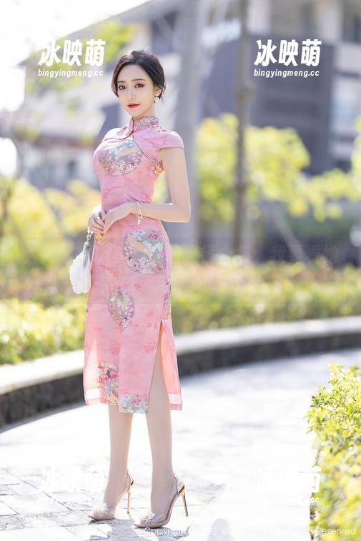 秀人网 - 大美媚京的眼镜合集：我要看她在镜子里缠绵的样子