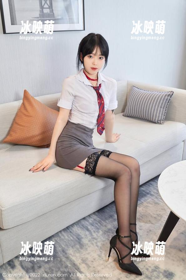 秀人网 - 今天又更新了！糖果儿的裤里丝，作品集刷新你的视觉体验！