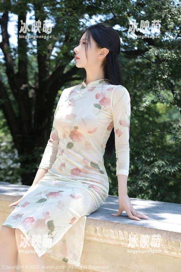 秀人网 - 薇薇酱学姐的图片精选：让你忍不住感叹‘人生何必这么认真’！