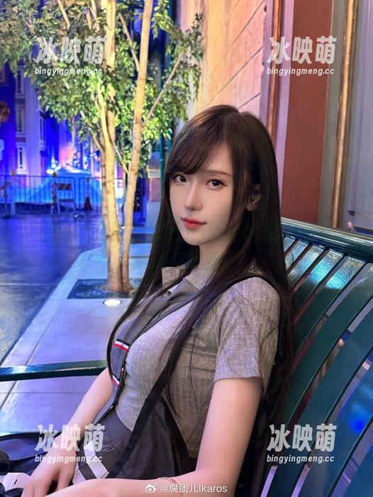 腐团儿Ikaros “镂空”之美:腐团儿Ikaros的写真让人心动又迷醉。