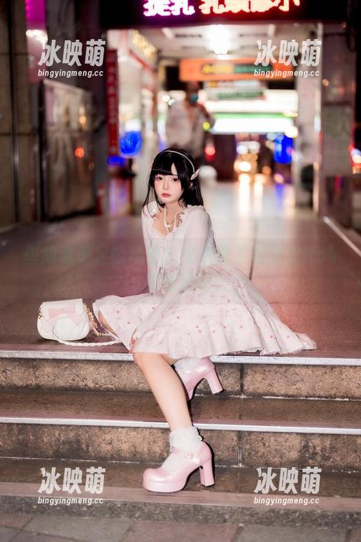 想知道美足的秘密？来免费下载落落Raku的私藏吧！