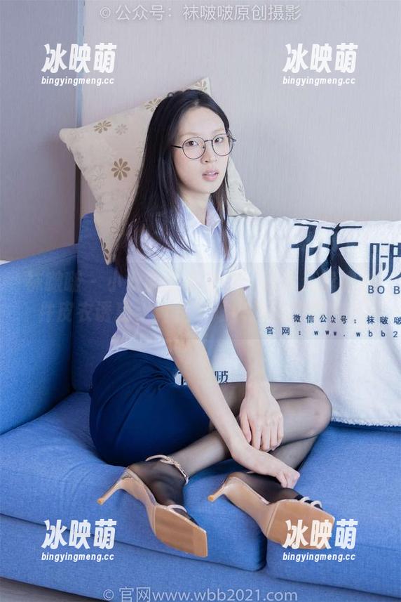 袜啵啵 - 小安的全套皮衣：我每天都被这件皮衣诱惑，真是个难以抵挡的存在！