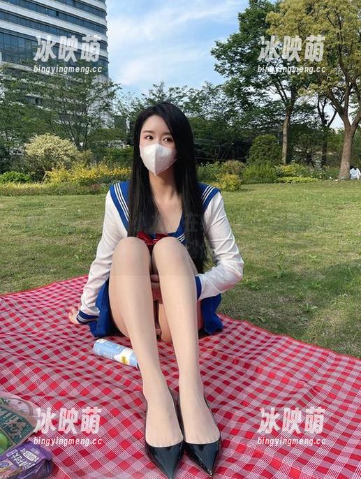 微密圈 - 软妹小九九在线写真：空姐的光影与梦，超越你我想象