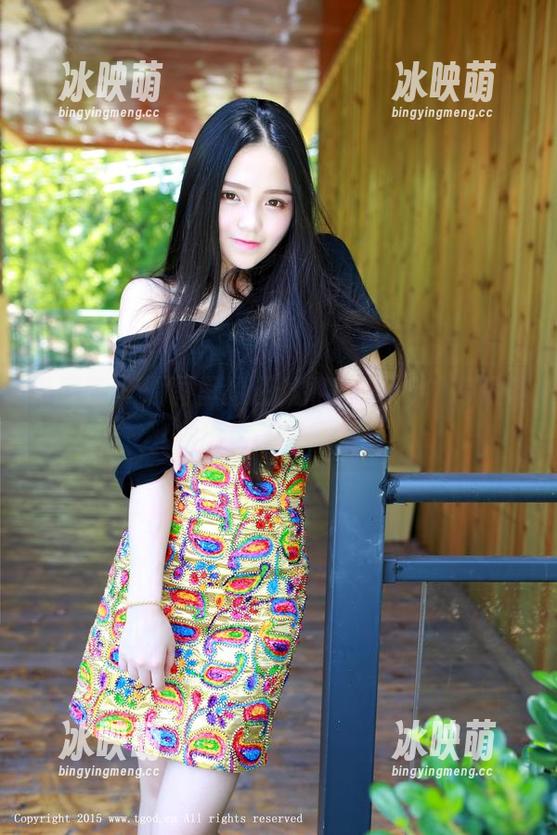 青豆客 - 原图里的汪佩妮Penny，高跟鞋穿出另一种气质！
