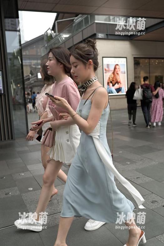 魔镜街拍 - 雨季不再来，凯恩的美图让你重燃期待—全免费！